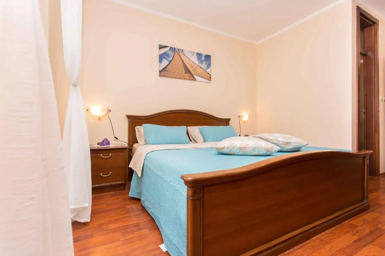 Apartment In Klimno/Insel Krk 12500  Klimno